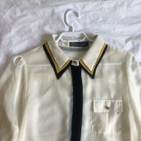 Button down blouse - Picture 4 of 6